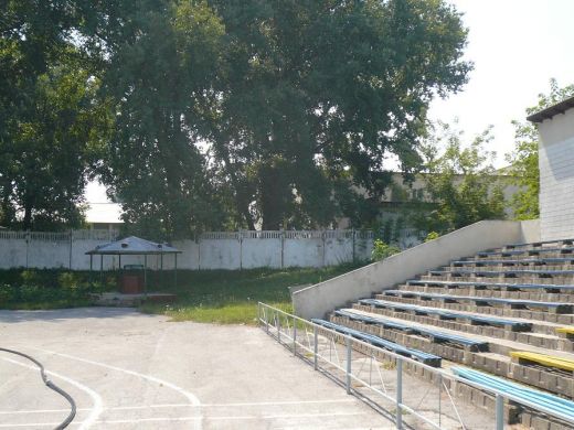 FOTO FABULOS! Mai rau de atat NU se poate! N-ai vazut niciodata asa ceva! Cum arata stadioanele in Moldova_4