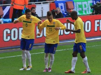 
	VIDEO: Samba a ajuns la Londra! Fenomenele Neymar si Sandro ii invata pe englezi cum sa se distreze! Vezi cum au dansat:
