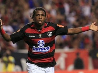 
	FABULOS! CFR pregateste o BOMBA pentru Liga! Pustiul crescut langa Ronaldinho pentru care Paszkany vinde TOT! Vezi ce goluri da si cat costa

