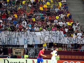 FOTO Galeria Stelei o ADORA pe Sandra Izbasa! Bannerul IMENS de pe National Arena: