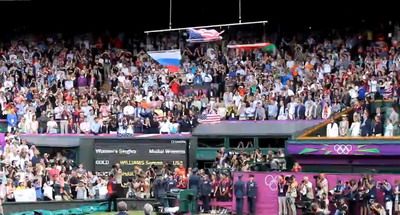 VIDEO Moment JENANT la Londra! Americanii au ramas MASCA! TOATA arena de la Wimbledon a ras pe imnul SUA! Vezi de ce: