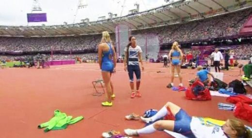 INCREDIBIL! N-o sa-ti vina sa crezi ce facea atleta asta in fata a MILIARDE de oameni! VIDEO_2