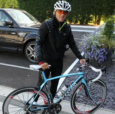 Roberto Mancini nu mai are bani de masina. A luat campionatul cu Manchester City, dar merge cu bicicleta_1