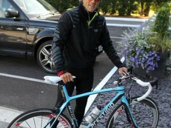 
	Roberto Mancini nu mai are bani de masina. A luat campionatul cu Manchester City, dar merge cu bicicleta
