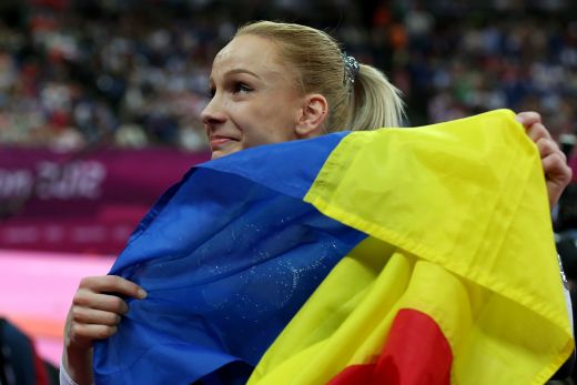 Ne vedem la Rio! Sandra Izbasa a purtat drapelul Romaniei la ceremonia de inchidere a JO! Romania, cea mai slaba clasare din ultimii 60 de ani!_2