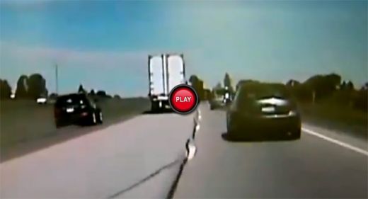 VIDEO Soc si groaza pe sosea! O femeie a ramas cu acceleratia BLOCATA la 200 km/h! Cum a sapat din COSMAR: