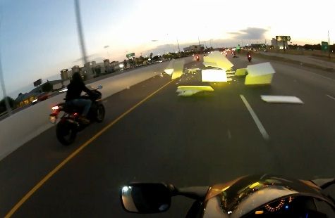 autostrada accident motociclete placi de polistiren SUA