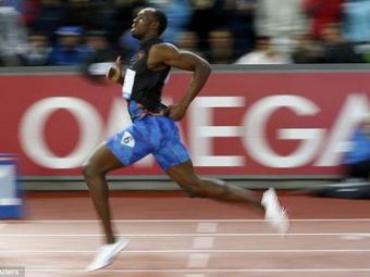 
	FULGERUL Usain Bolt a USCAT PISTA la 200 de metri: vezi cursa nebuna pe ploaie in care a stabilit un nou RECORD! VIDEO
