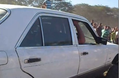 
	VIDEO: Cel mai penal S Klasse! L-au transformat in&nbsp;camion si l-au bagat la offroad! Ti se rupe inima!
