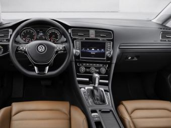 
	In sfarsit! Poze oficiale cu noul Volkswagen Golf VII! Ti se par mari schimbari?
