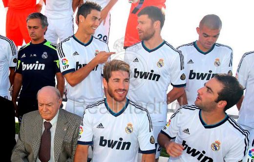 Ziua care i-a redat zambetul lui Cristiano Ronaldo! Gestul emotionant pe care l-a facut in fata unui jucator STELAR! FOTO SENZATIONAL din vestiarul Realului_15