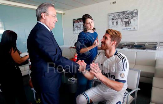 Ziua care i-a redat zambetul lui Cristiano Ronaldo! Gestul emotionant pe care l-a facut in fata unui jucator STELAR! FOTO SENZATIONAL din vestiarul Realului_7