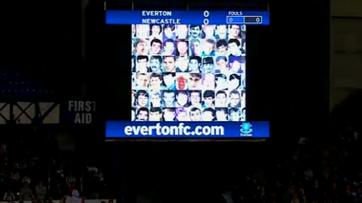 Emotionant! S-au batut mai mult de 100 de ani, dar ieri s-au declarat FRATI! Gestul superb al fanilor lui Everton a facut milioane de oameni sa planga: SUPER FOTO!  _1