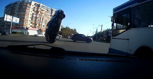Rusia accident cablu tramvai Video
