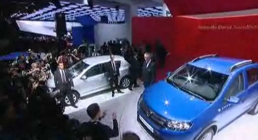 FOTO Dacia a lansat OFICIAL noile Sandero, Logan si Stepway la Salonul Auto de la Paris! Vezi aici lista de PRETURI:_5