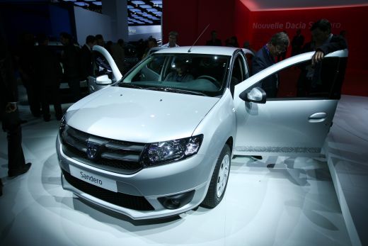 FOTO Dacia a lansat OFICIAL noile Sandero, Logan si Stepway la Salonul Auto de la Paris! Vezi aici lista de PRETURI:_10