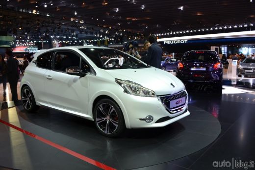 LIVE BLOG: A inceput Campionatul Mondial al masinilor! Cea mai tare aparitie! Peugeot a lansat OFICIAL conceptul Onyx! Toate lansarile de la Paris:_55
