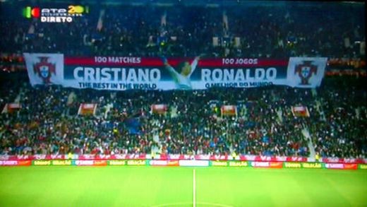 Mesajul din tribuna care l-a emotionat pe Cristiano Ronaldo: "Va multumesc din suflet" FOTO FABULOS de la Portugalia - Irlanda de Nord_1