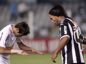 
	FA-BU-LOS! Neymar s-a inchinat in fata ZEULUI Ronaldinho! Apoi a reusit un GOLAZO SENZATIONAL mai tare decat cel cu care Ronaldinho a umilit Realul!  VIDEO
