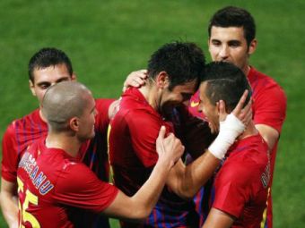 
	SENZATIONAL! Un stelist se bate cu Messi, Ronaldo si Falcao! I-a invins deja pe Van Persie si Cavani! ANONIMUL inventat de Lucescu se uita in jos la toata lumea:
