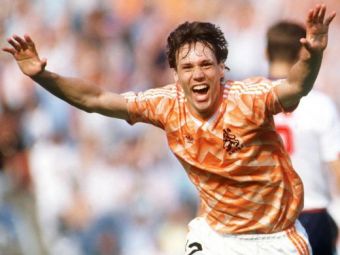 
	Portocala e in SARBATOARE! &quot;Olandezul zburator&quot; face 48 de ani! Cele mai TARI goluri ale lui Van Basten, omul care ne-a &#39;stricat&#39; ultima FINALA europeana!
