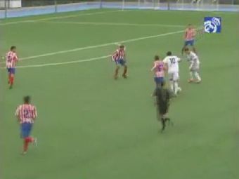 
	VIDEO Noul Zidane joaca la Real Madrid! Poarta numarul 10 si seamana LEIT cu tatal sau! Gol SENZATIONAL marcat la juniori:
