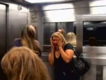 
	Credeai ca e imposibil: O FANTOMA a terorizat ZECI de oameni in lift! Cum arata MONSTRUL cu chip de papusa care te duce in pragul infarctului
