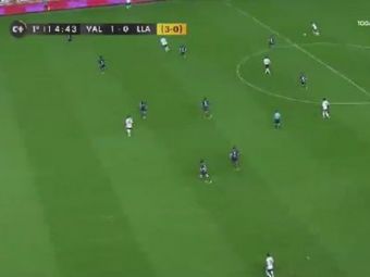 
	VIDEO: Gol nebun inscris in Spania: un fundas al Valenciei a catapultat mingea din propria jumatate, portarul nici n-a stiut ce l-a lovit!
