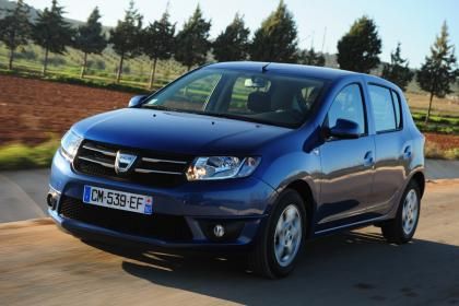 
	VIDEO Noua Dacia impresioneaza! Primul test drive cu Sandero, cea mai ieftina masina din Anglia!
