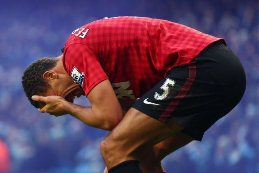 Incidente grave la derby-ul din Manchester! United a castigat in prelungiri, Ferdinand a fost lovit in figura! Un fan a intrat pe teren! Click AICI pentru VIDEO si FOTO:_8