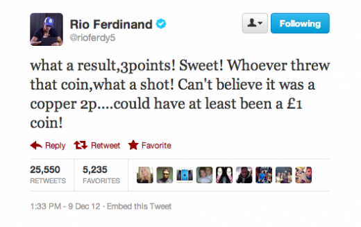 Rio Ferdinand se tine de glume dupa ce fanii lui City i-au spart capul: "A fost un LUNETIST!" Cum rade de suporterii marii rivale:_2