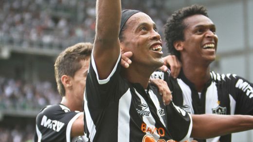 
	Asta e ZEUL Ronaldinho! Premiera MONDIALA: dovada video ca un geniu castiga SINGUR in fata a 21 de oameni! Ce poate sa faca
