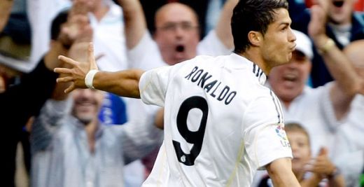 Real Madrid isi face un TRICOU REGAL in 2013! Cum arata noul model ce va fi purtat de Cristiano Ronaldo si Benzema: are o culoare nou-nouta! :)_2