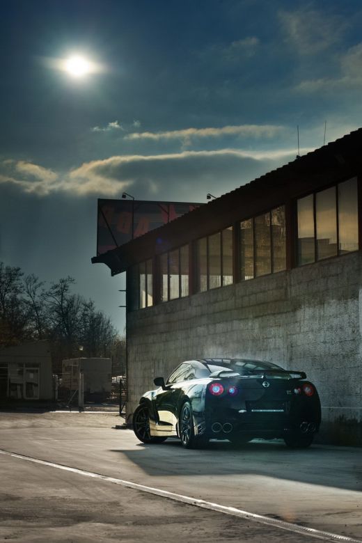 FOTO Bulgarii au lansat masina cu acoperis din STELE! Tuningul finalului de an! Un Nissan GT-R unic in lume!_8