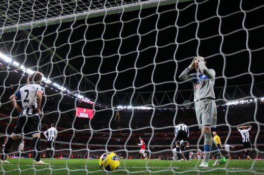 Arsene Wenger Arsenal Newcastle Premier League Theo Walcott