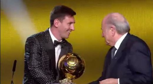 Messi, Messi, Messi, Messi! Super starul Barcelonei a batut un nou record! Messi a castigat Balonul de Aur 2012! Reactia emotionanta dupa primirea trofeului:_15