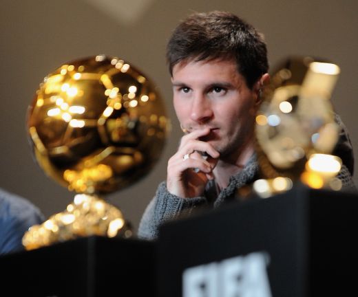 Messi, Messi, Messi, Messi! Super starul Barcelonei a batut un nou record! Messi a castigat Balonul de Aur 2012! Reactia emotionanta dupa primirea trofeului:_17