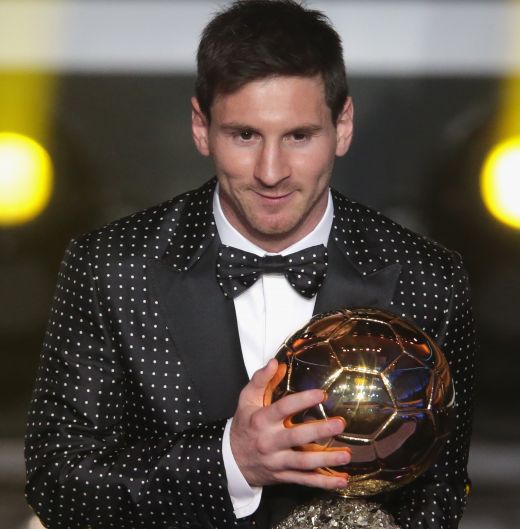 Messi, Messi, Messi, Messi! Super starul Barcelonei a batut un nou record! Messi a castigat Balonul de Aur 2012! Reactia emotionanta dupa primirea trofeului:_19