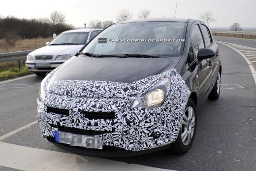 FOTO Noua Corsa a fost SPIONATA pe sosea! Opel isi schimba fata! Cum arata noua masina la teste:_6