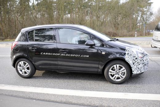 FOTO Noua Corsa a fost SPIONATA pe sosea! Opel isi schimba fata! Cum arata noua masina la teste:_10