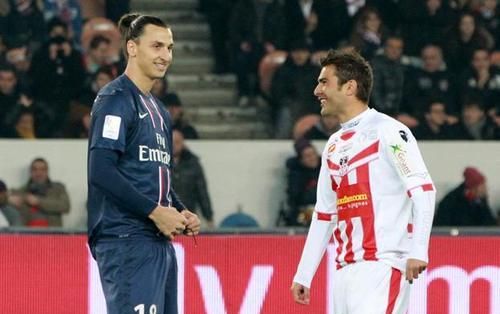 Moment UNIC pentru Zlatan in Franta: Mutu l-a facut sa explodeze de ras pe teren! Misterul total dupa imaginea anului in Franta: 'Ce i-o fi zis lui Ibra???'_2