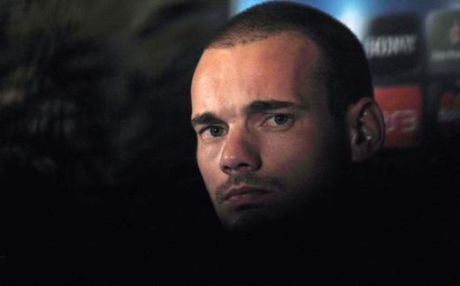 
	Inter nu poate sa scape de Sneijder! Jucatorul este amenintat, totul ca sa plece! Ce se intampla la club:
