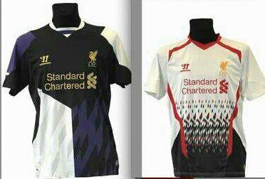 Fanilor lui Liverpool nu le-a venit sa creada cand au vazut echipamentul din sezonul viitor: "Zici ca e crosetat de bunica" :) Vezi cat de  groaznic poate sa arate:_1