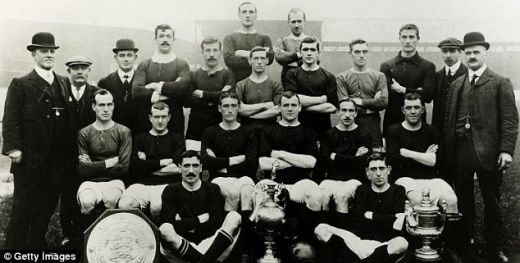 Primul BLAT din istorie s-a intamplat acum 100 de ani! Te gandeai ca Manchester United - Liverpool se poate aranja? Destinul TRAGIC al omului care a construit Old Trafford_2