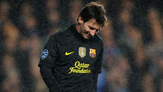 
	Momentul in care Messi ar fi vrut sa fie SINGUR pe stadion! Ce a patit la o faza in care a vrut sa-i fure o lovitura GENIALA lui Zlatan
