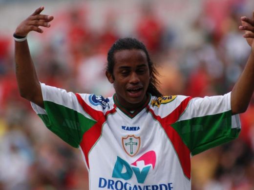Transferul FABULOS de care n-a stiut NIMENI: SOSIA lui Ronaldinho a ajuns gratis in Liga I sa uite noptile de betie! GENIUL de 7 mil  care si-a batut joc de locul la Man United_4