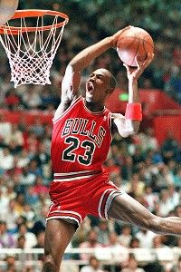 La 50 de ani, Jordan este chemat pe teren: "Ar putea sa joace in NBA, ar da sigur 10 puncte pe meci!" Momentele magice care au schimbat definitiv baschetul!_1
