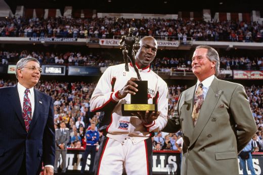 La 50 de ani, Jordan este chemat pe teren: "Ar putea sa joace in NBA, ar da sigur 10 puncte pe meci!" Momentele magice care au schimbat definitiv baschetul!_11
