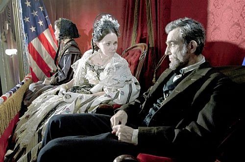 
	Daniel Day-Lewis a luat OSCARUL pentru rolul presedintelui in Lincoln! Detaliul nementionat in film: Abraham Lincoln era CAMPION DE LUPTE! A pierdut un singur meci in 300 de lupte!
