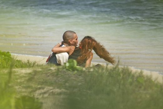 Scene EROTICE pe plaja! Rihanna a fost dezbracata de catre Chris Brown! Rapperul ii pregateste un super cadou: FOTO_4